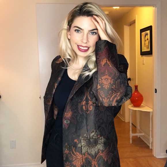 Stunning Women’s Blazer in Beautiful Fall Colours - Picture 2 of 9